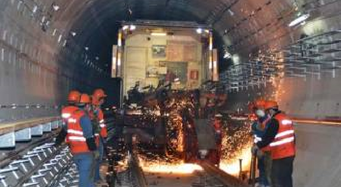 上海轨道交通12号线机电安装施工工程应用BIM技术