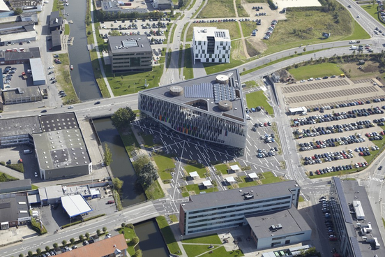 三角形的新地标 南丹麦大学科灵校区大楼