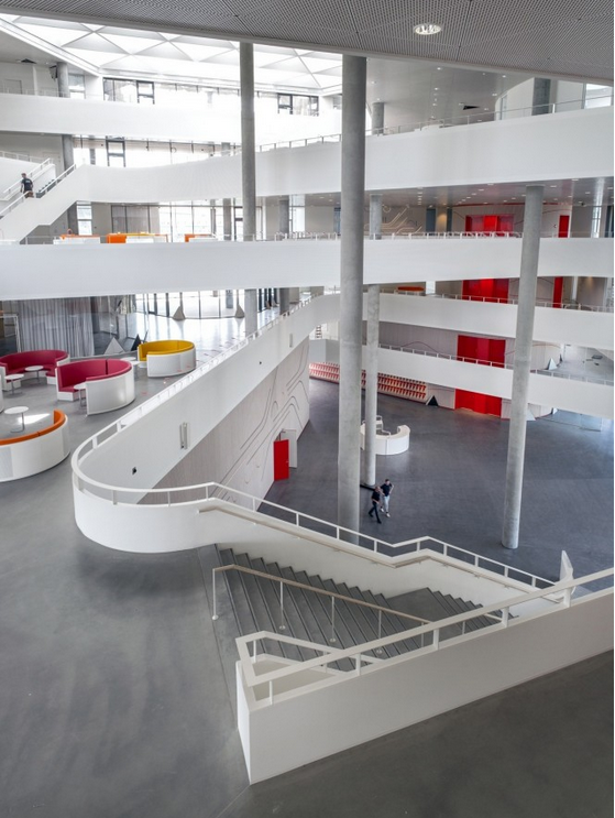 三角形的新地标 南丹麦大学科灵校区大楼