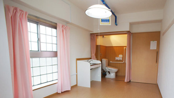 日本钢结构老人院建造全程 环境优美设施齐全