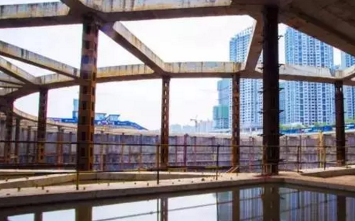 西部第一高楼冲出地平线，创造多项纪录！