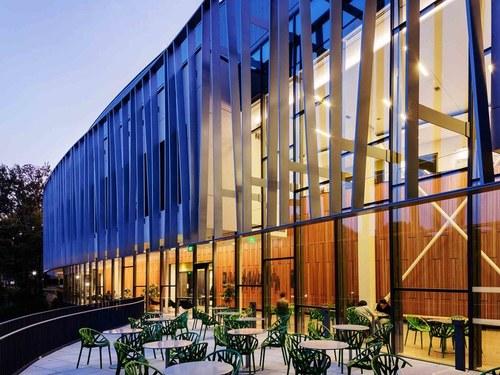 全球玻璃建筑每年杀死7.5亿只鸟 如何避免？-BIM建筑网