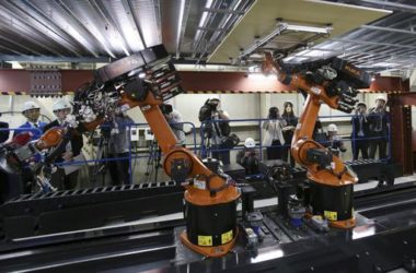 BIM|劳动力短缺,日本建筑商想用机器人参与盖楼-BIM建筑网