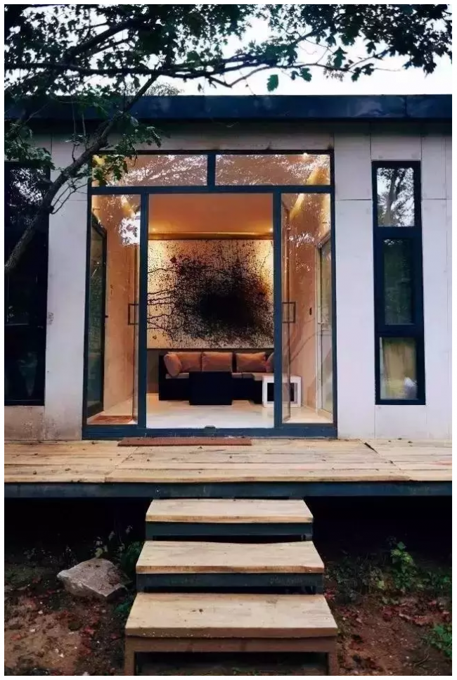 装配式|四个老男孩租下2500亩山谷 用集装箱搭出桃花源地 