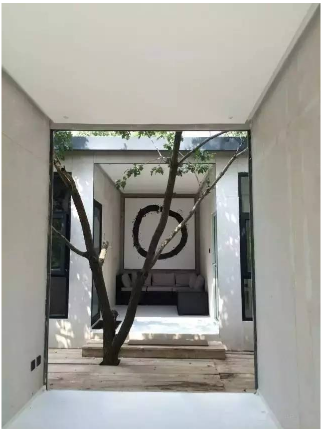 装配式|四个老男孩租下2500亩山谷 用集装箱搭出桃花源地 