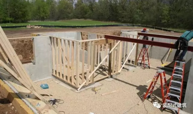 装配式|美国农村盖木屋，保温抗震一级棒，这技术能在国内拿多少工资？