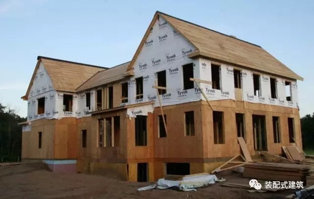 装配式|美国农村盖木屋，保温抗震一级棒，这技术能在国内拿多少工资？