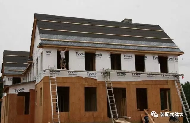 装配式|美国农村盖木屋，保温抗震一级棒，这技术能在国内拿多少工资？