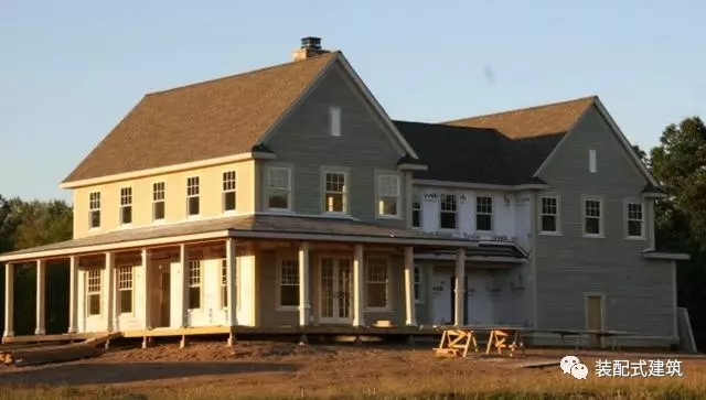 装配式|美国农村盖木屋，保温抗震一级棒，这技术能在国内拿多少工资？