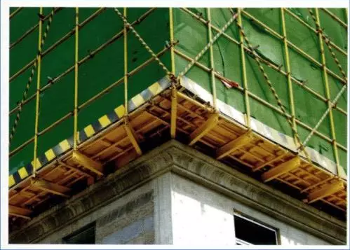 装配式|浅议悬挑脚手架的监理检查要点