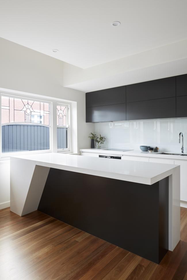 BIM建筑|影子室第 / Nic Owen Architects