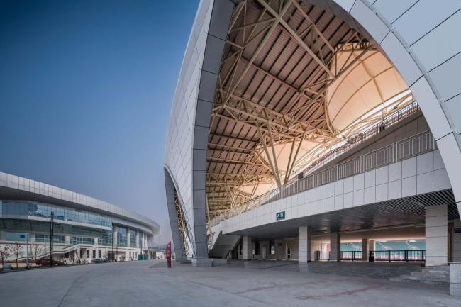 BIM建筑|临夏奥体中间运动场 / 杜兹设计