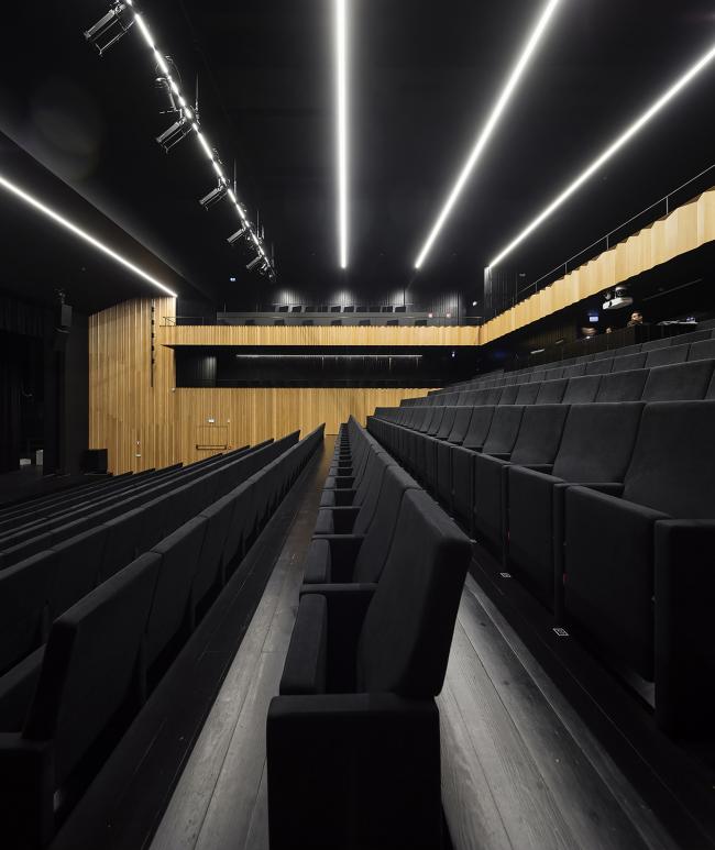 BIM建筑|寻回建筑本真的葡萄牙艺术中间/AND-RE建筑师事务所