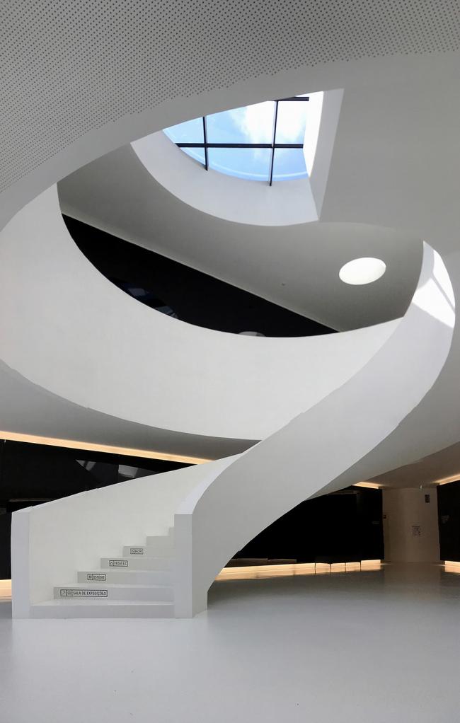 BIM建筑|寻回建筑本真的葡萄牙艺术中间/AND-RE建筑师事务所