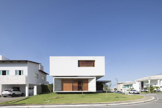 BIM建筑|沉寂优雅的巴西室第/Martins Lucena Arquitetos