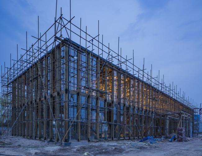 BIM建筑|枝桠交织有序的'树'状空间：河南珑府生涯体验中间 / 罗宇杰工作室