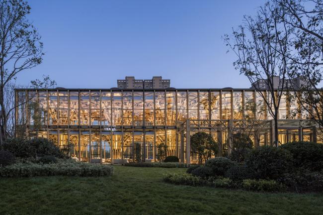 BIM建筑|枝桠交织有序的'树'状空间：河南珑府生涯体验中间 / 罗宇杰工作室