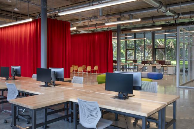 BIM建筑|仿佛在炎阳中慢慢熔化：迈阿密年夜学建筑学院