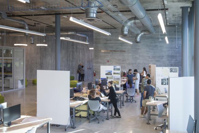 BIM建筑|仿佛在炎阳中慢慢熔化：迈阿密年夜学建筑学院