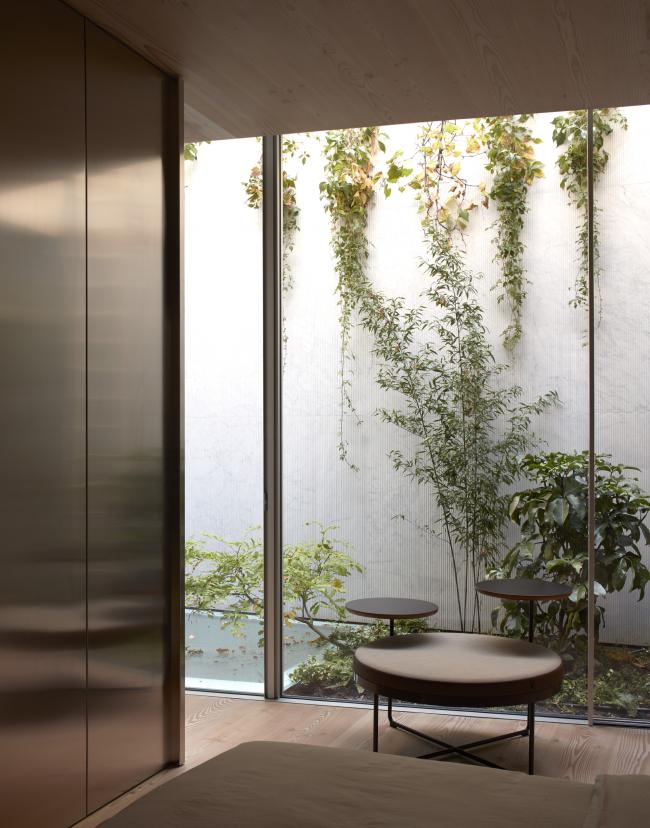 BIM建筑|弧曲屋顶瞻仰天空，栖身空间深埋年夜地——伦敦隐秘的花圃室第