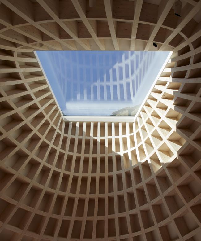 BIM建筑|弧曲屋顶瞻仰天空，栖身空间深埋年夜地——伦敦隐秘的花圃室第