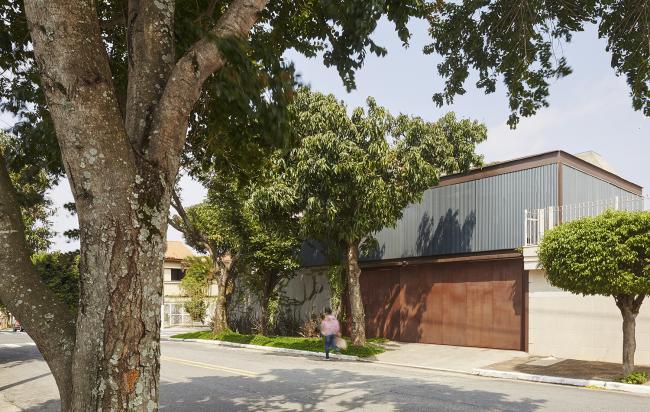 BIM建筑|清透现代的玻璃盒子/巴西盒子室第