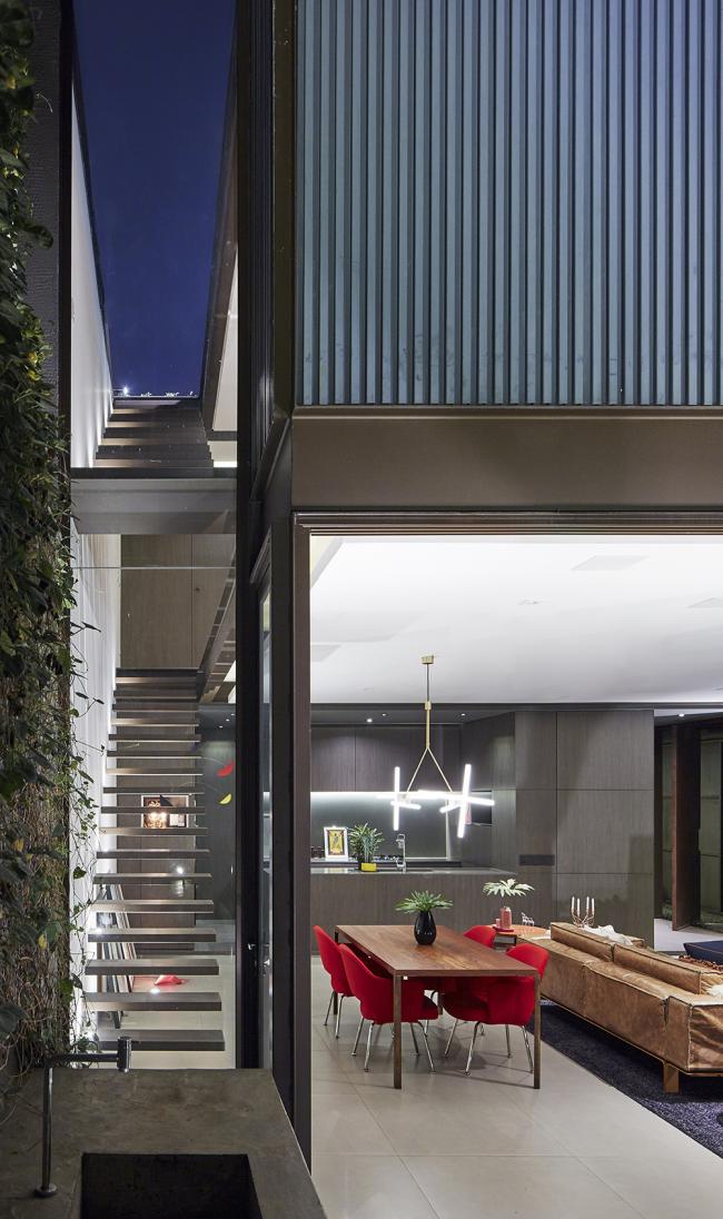 BIM建筑|清透现代的玻璃盒子/巴西盒子室第