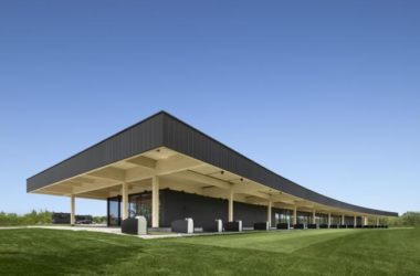 BIM建筑|加拿年夜蒙特利尔高端高尔夫俱乐部会所 / Architecture49-BIM建筑网