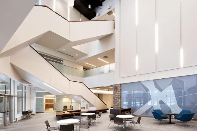 BIM建筑|跨界交换空间——西安粗略年夜学护理学院与信息媒体研讨院讲授楼