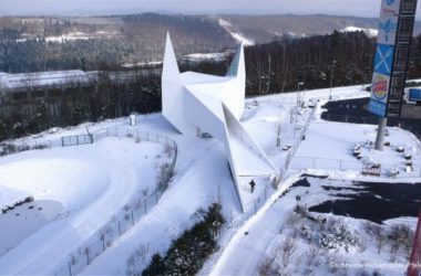 BIM建筑|几何象形般的三围体块：西格兰白色村落教堂/schneider+schumacher-BIM建筑网