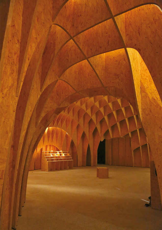 BIM建筑|几何象形般的三围体块：西格兰白色村落教堂/schneider+schumacher