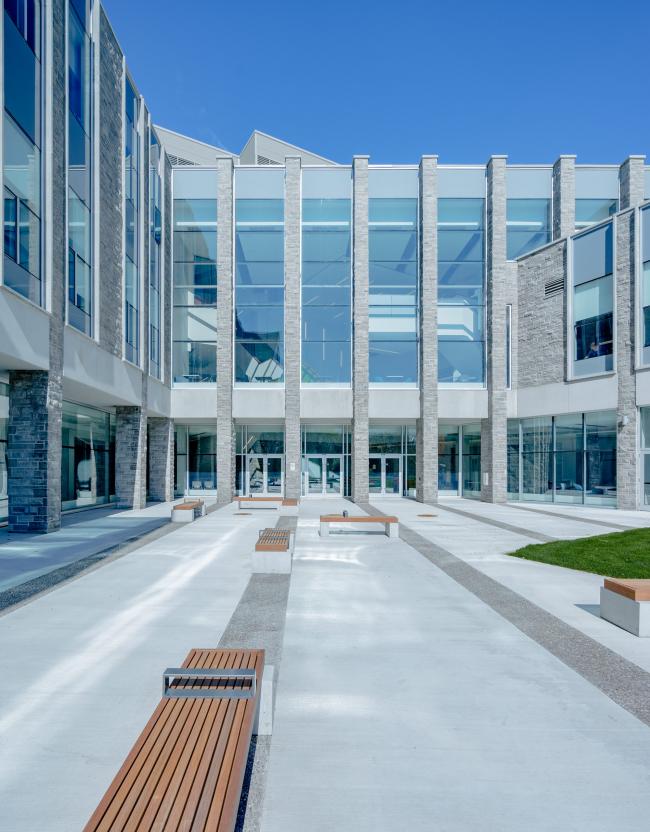 BIM建筑|跨界交换空间——西安粗略年夜学护理学院与信息媒体研讨院讲授楼