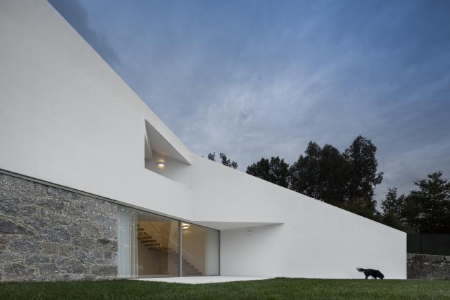 BIM建筑|现代雕塑立体切割的艺术品：葡萄牙三角室第