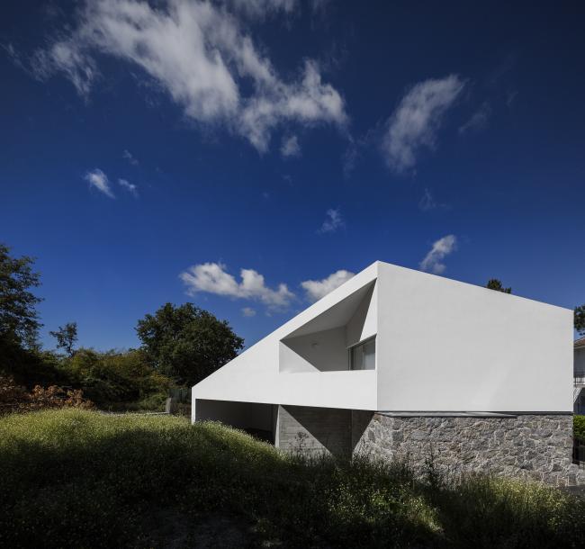 BIM建筑|现代雕塑立体切割的艺术品：葡萄牙三角室第