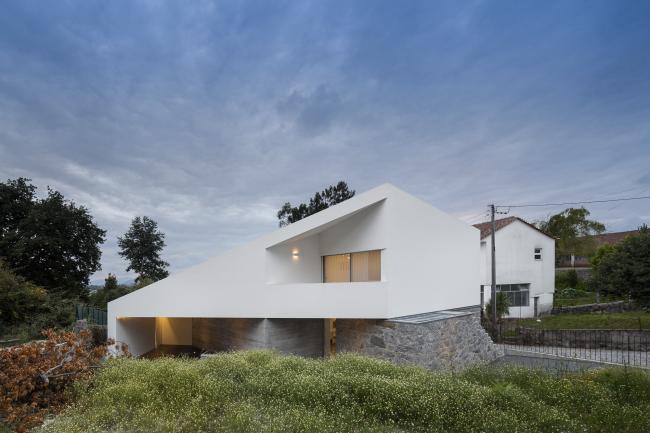 BIM建筑|现代雕塑立体切割的艺术品：葡萄牙三角室第