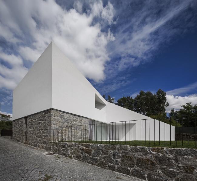 BIM建筑|现代雕塑立体切割的艺术品：葡萄牙三角室第