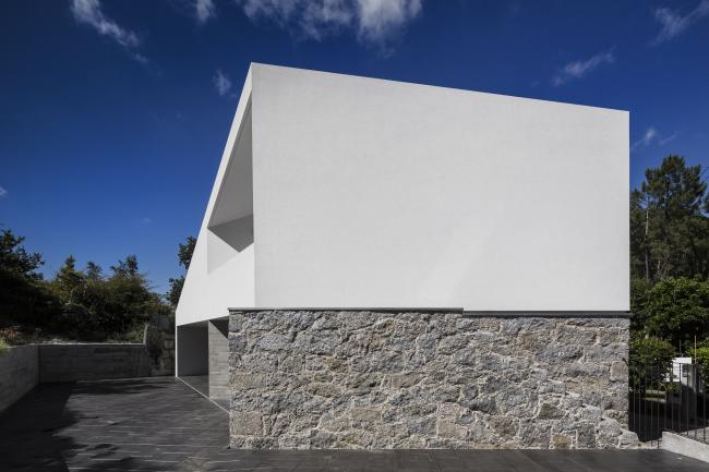 BIM建筑|现代雕塑立体切割的艺术品：葡萄牙三角室第