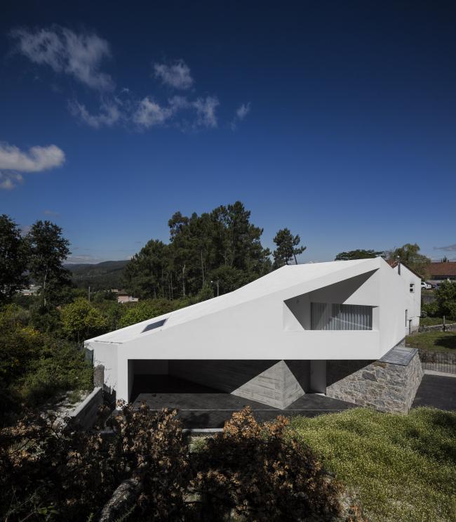 BIM建筑|现代雕塑立体切割的艺术品：葡萄牙三角室第