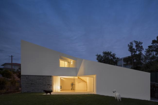 BIM建筑|现代雕塑立体切割的艺术品：葡萄牙三角室第