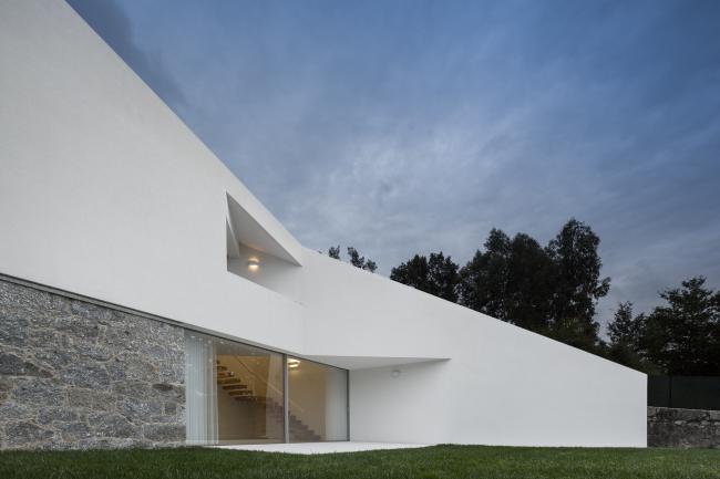 BIM建筑|现代雕塑立体切割的艺术品：葡萄牙三角室第