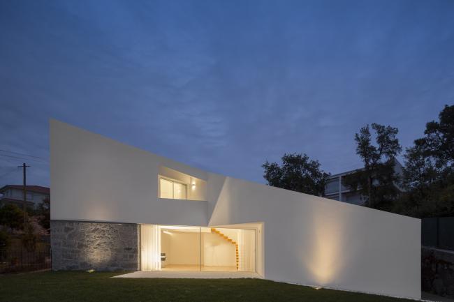 BIM建筑|现代雕塑立体切割的艺术品：葡萄牙三角室第