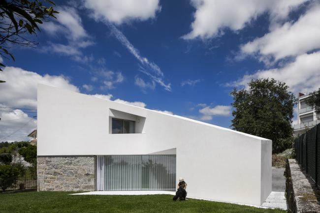 BIM建筑|现代雕塑立体切割的艺术品：葡萄牙三角室第