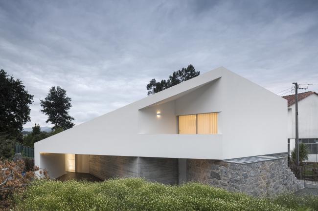 BIM建筑|现代雕塑立体切割的艺术品：葡萄牙三角室第