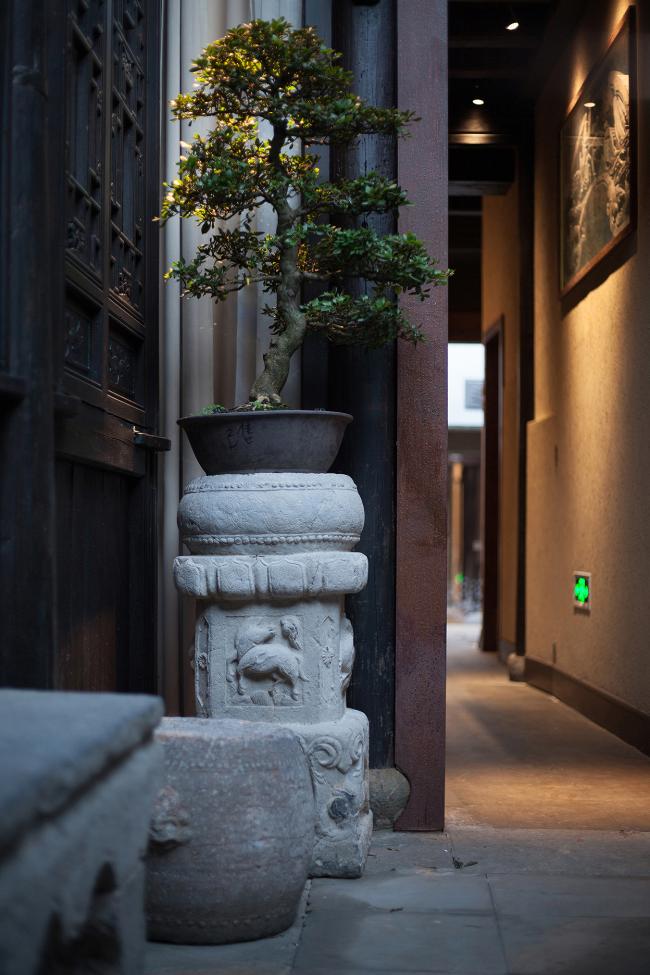 BIM建筑|觀芷·翠陌平易近宿酒店 /卧野空间设计