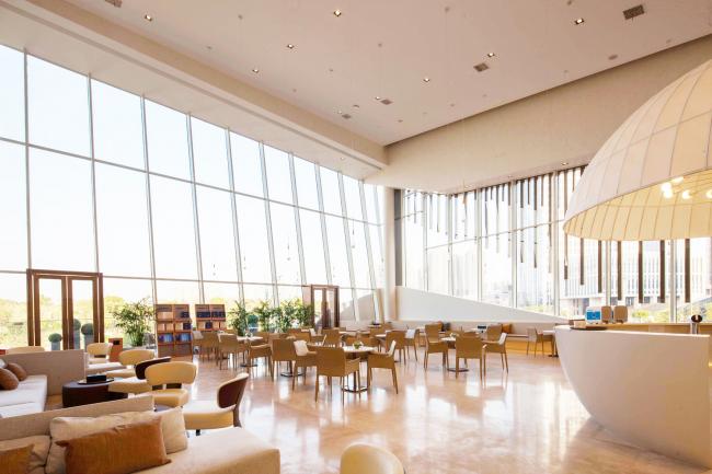 BIM建筑|展翅而飞的鹰：武汉朗廷元著生涯方法体验馆 / 成执建筑