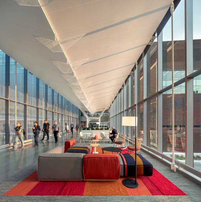 BIM建筑|玻璃幕墙下的土红色体量：堪萨斯年夜学医学中间年夜楼