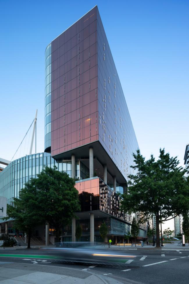 BIM建筑|热光摇曳的温哥华酒店娱乐中间