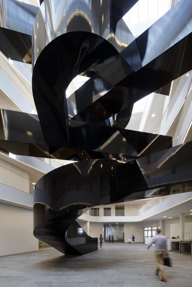 BIM建筑|八角星的体量外形好像伸向世界的灵敏触角/丹麦结合国城办公中间年夜楼