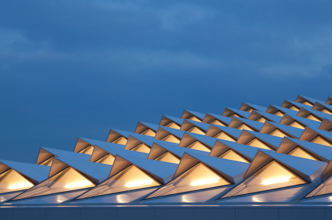 BIM建筑|披鳞片形如折纸屋顶的海港储蓄银行/3XN建筑师事务所