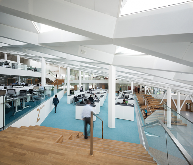 BIM建筑|披鳞片形如折纸屋顶的海港储蓄银行/3XN建筑师事务所